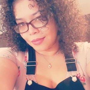 Meet your Posher, Yesenia